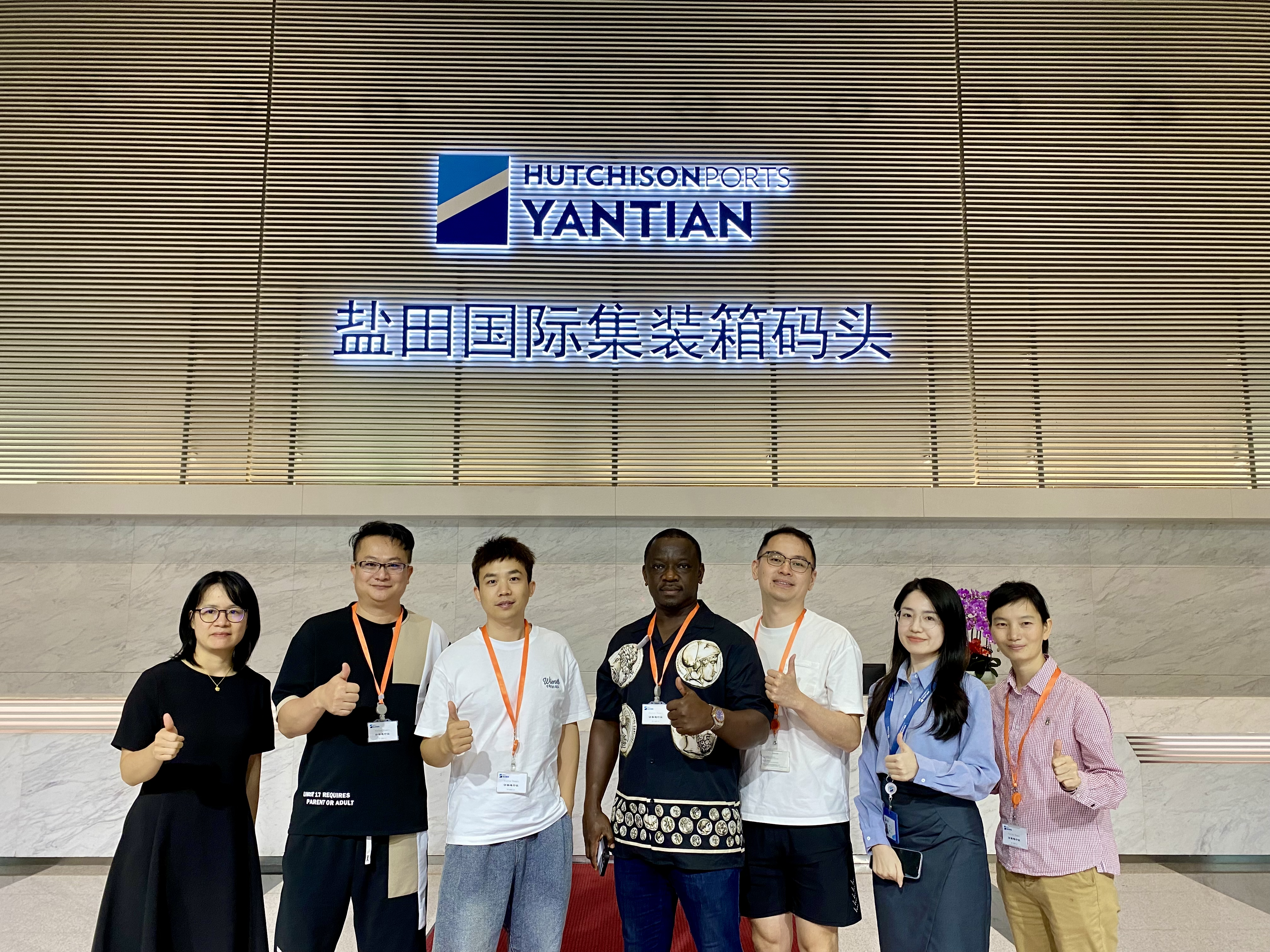 Senghor Logistics & afrikanischer Kunde im Hafen von Yantian, Shenzhen 1